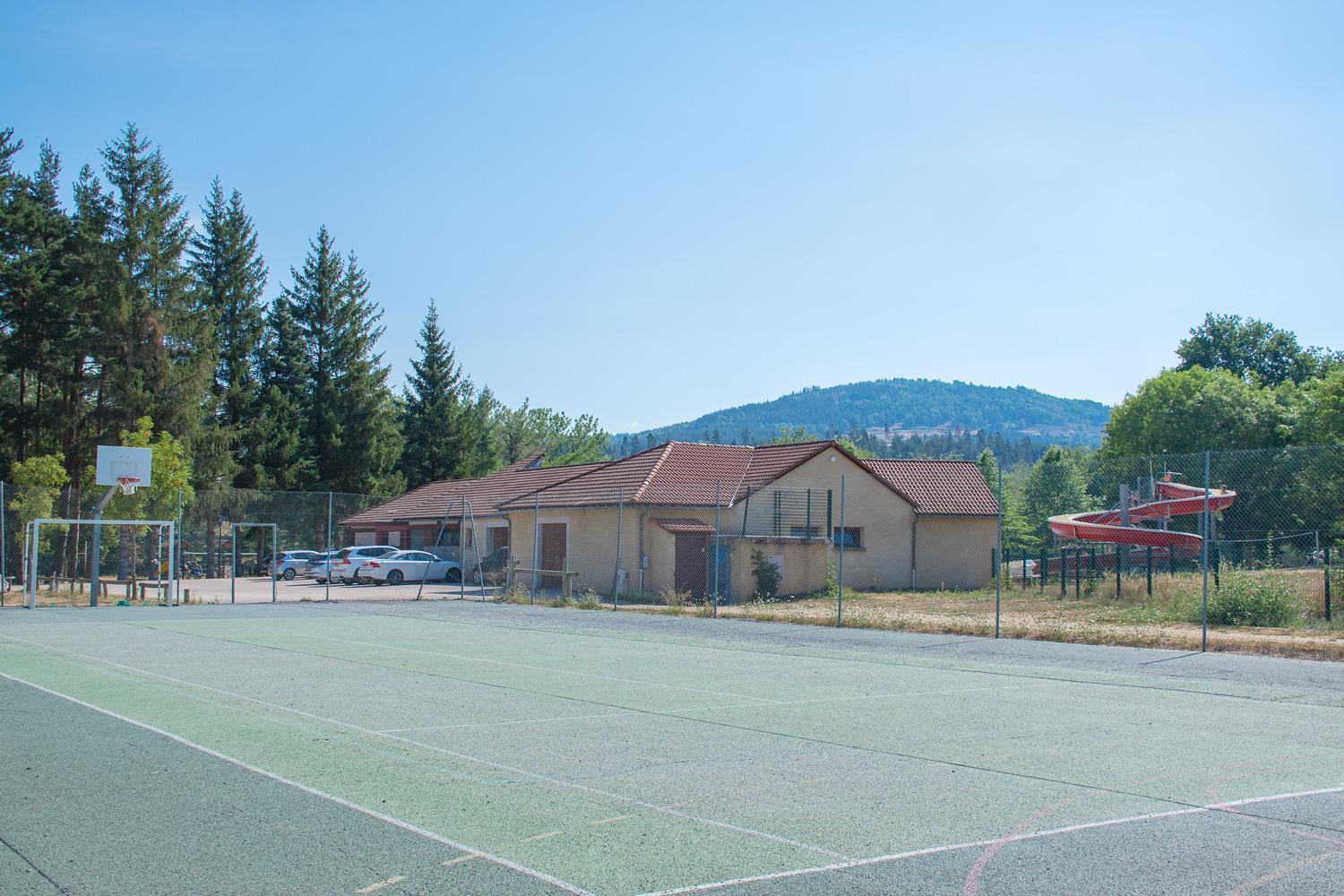 Village De Gites Du Malzieu Le Malzieu-Ville Bagian luar foto